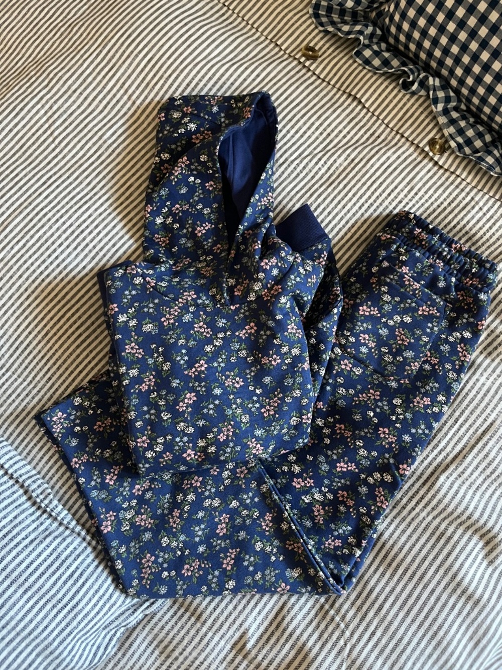 New Without Tag Mini Boden Floral Hoodie & Pants Set – Size 9–10 Years